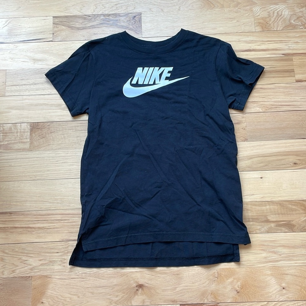 Nike short sleeve t-shirt size XL - black with white Swoosh.